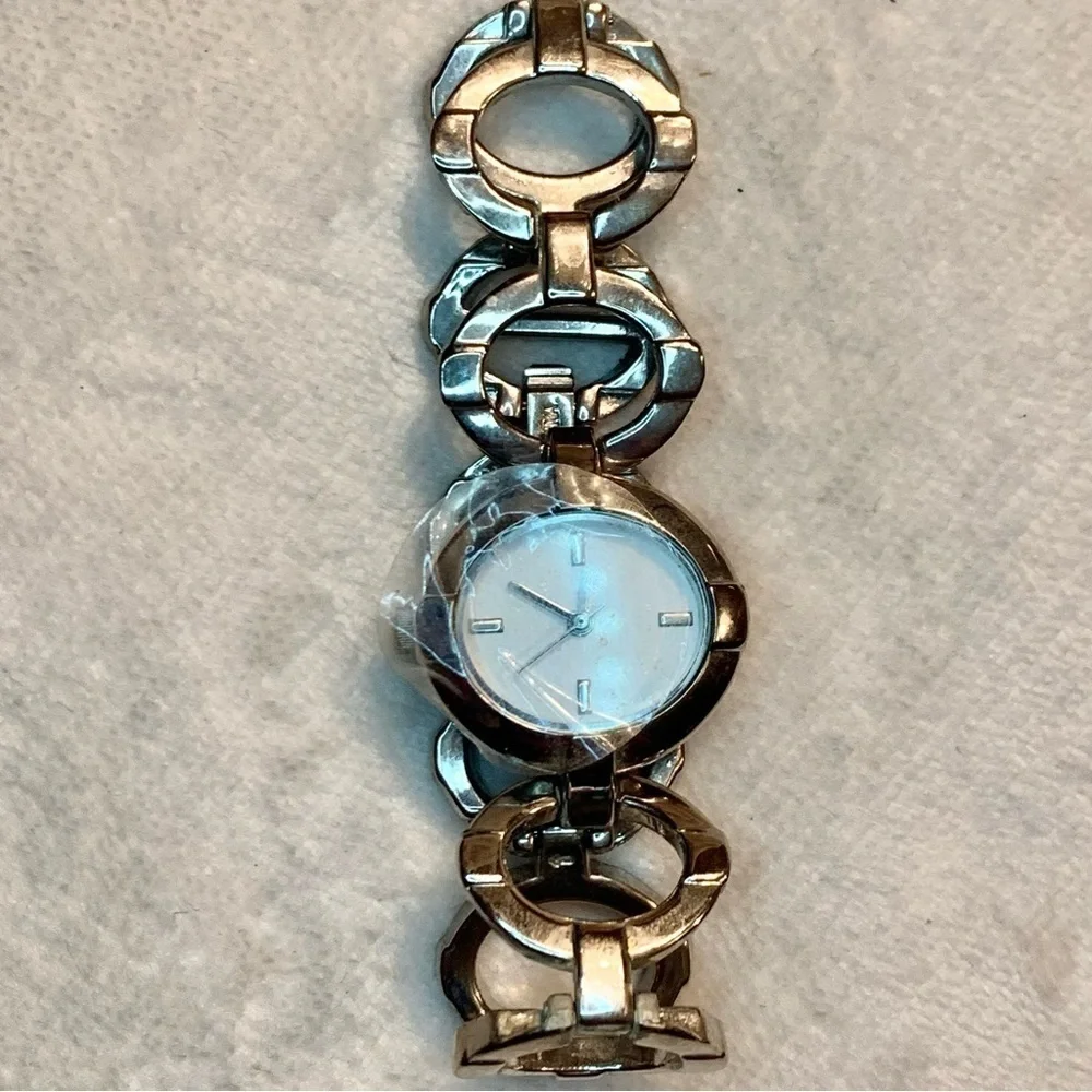 Pedre Vintage Watch Silver-tone Link Design Stainless Steel Back Classic! NEW